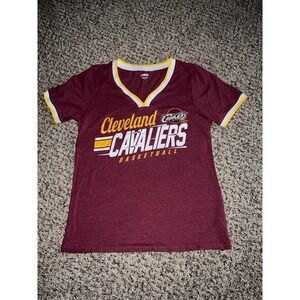 NBA women's "Cleveland Cavaliers" maroon short‎ sleeve tee size large